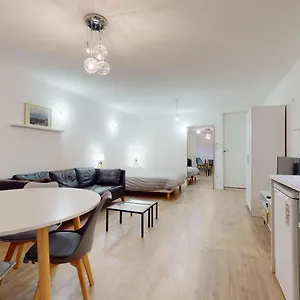 studio-vieux-saint-georges.hotels-rhonealpes.com/