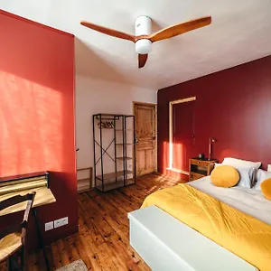 Appartement Cosy Au Coeur Du Village - Le Segala, Montbazens